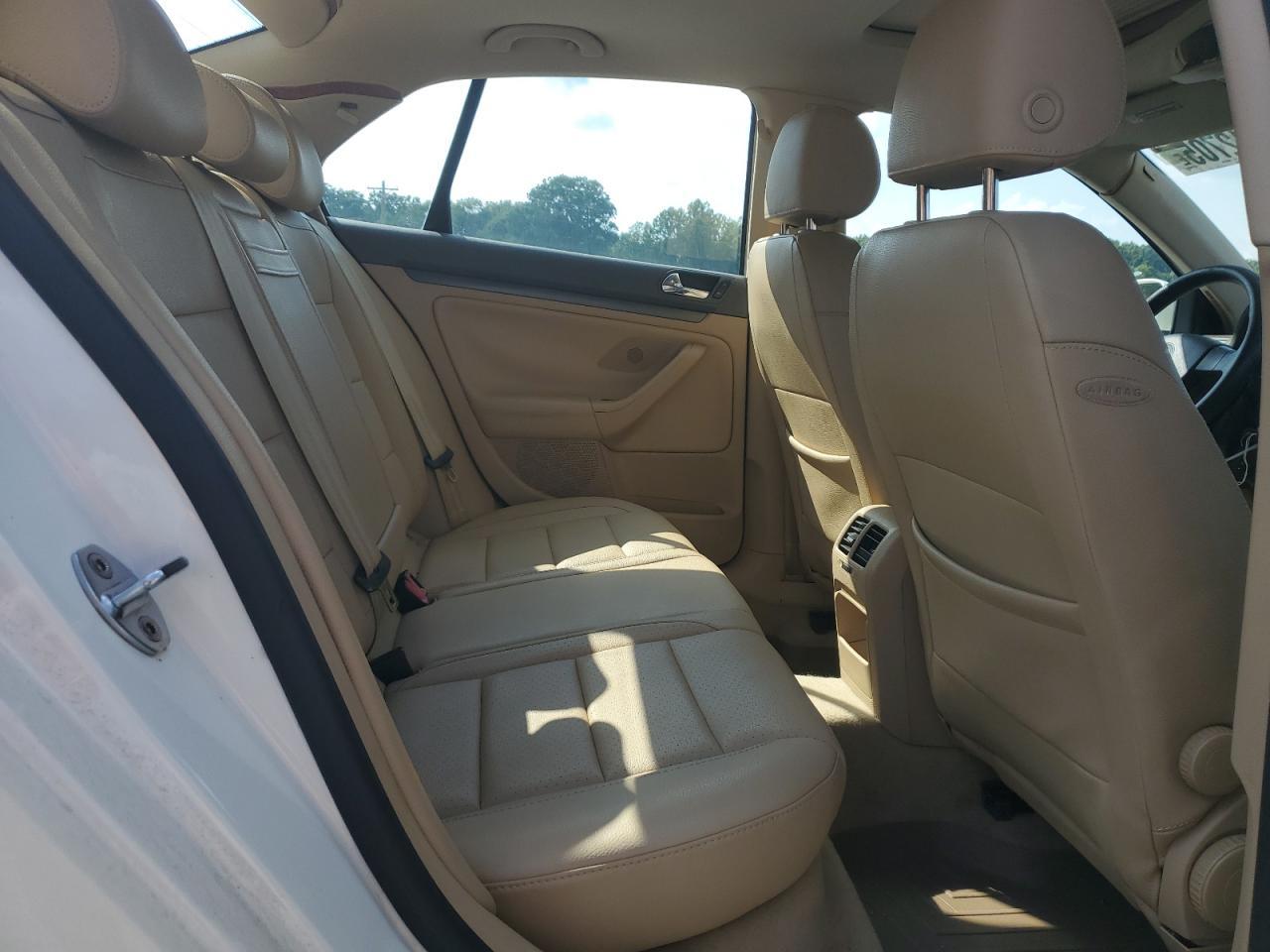 2005 VOLKSWAGEN JETTA