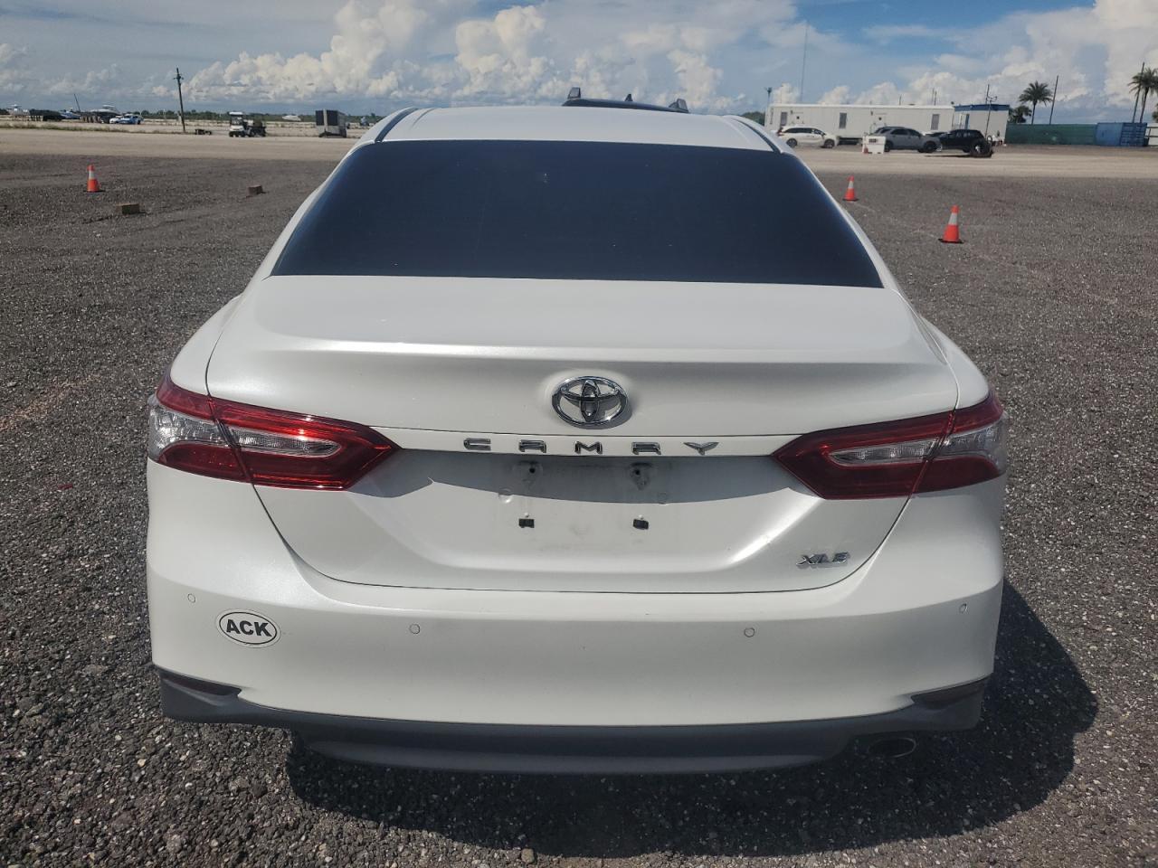 2018 TOYOTA CAMRY