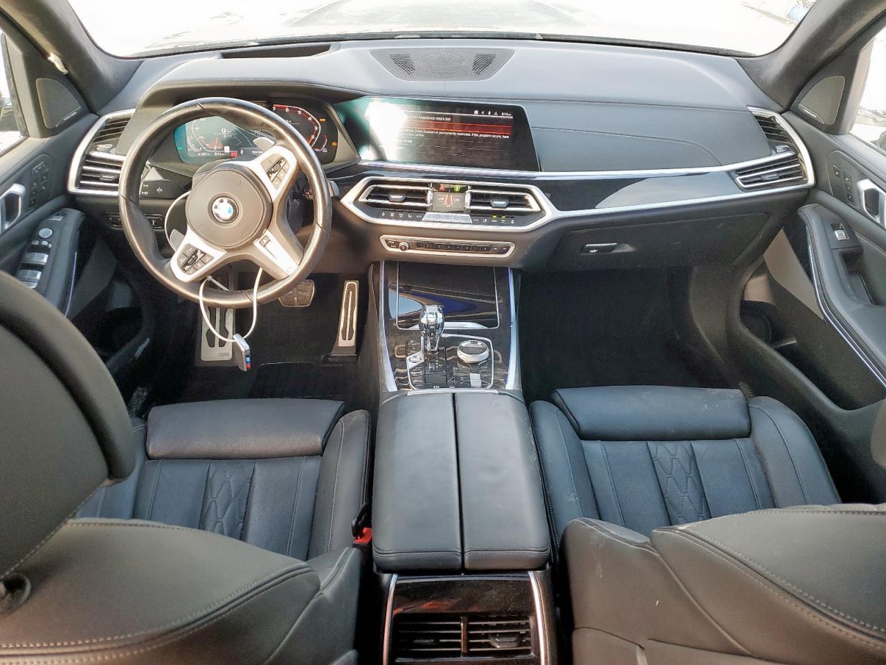 2021 BMW X7