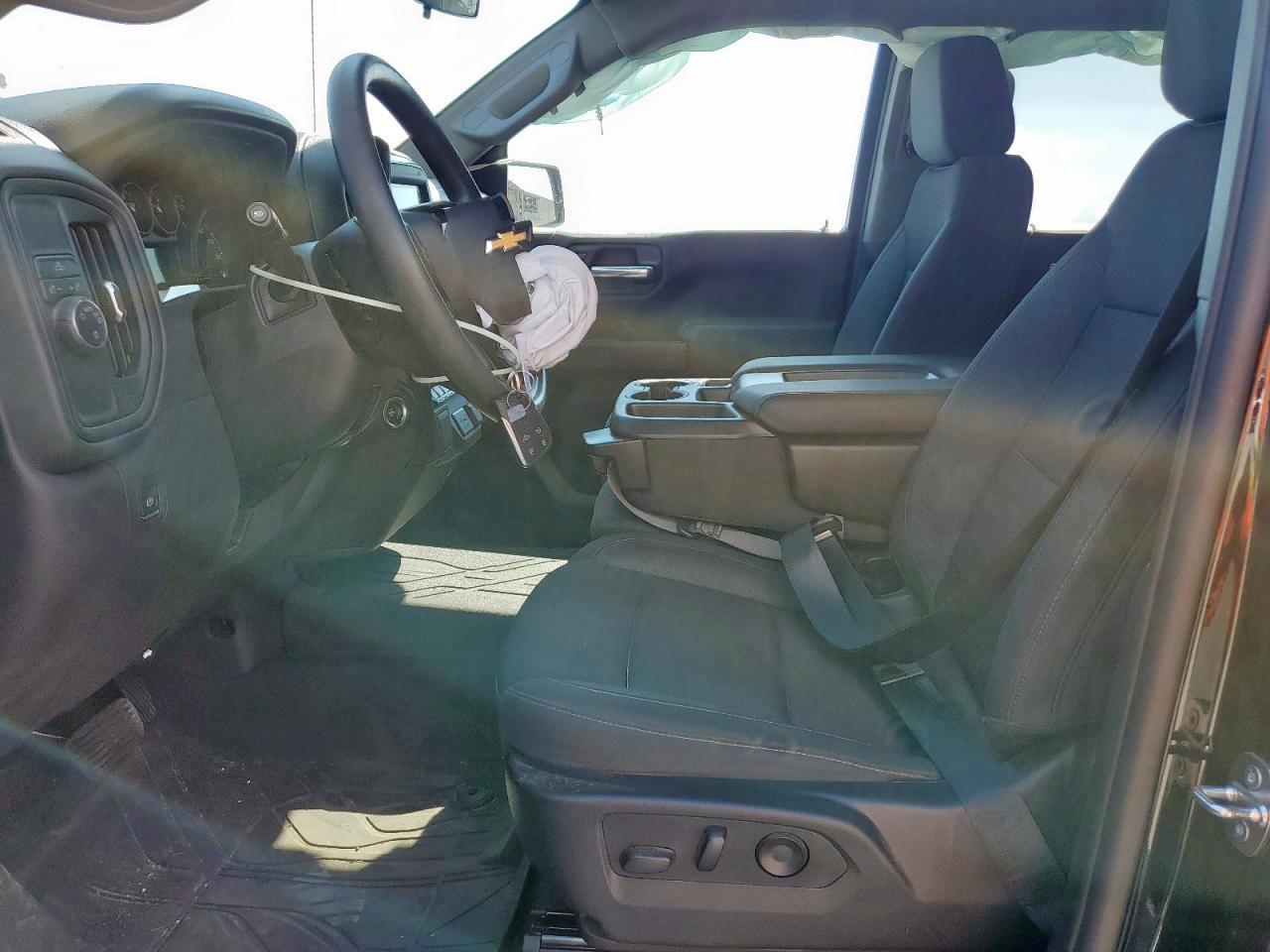 2024 CHEVROLET Silverado