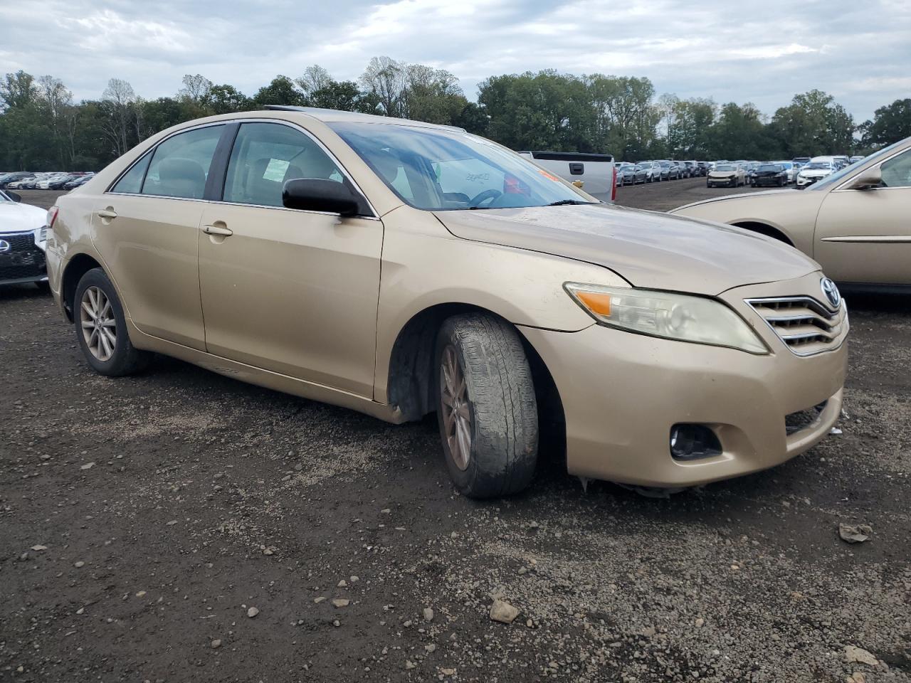2011 TOYOTA CAMRY