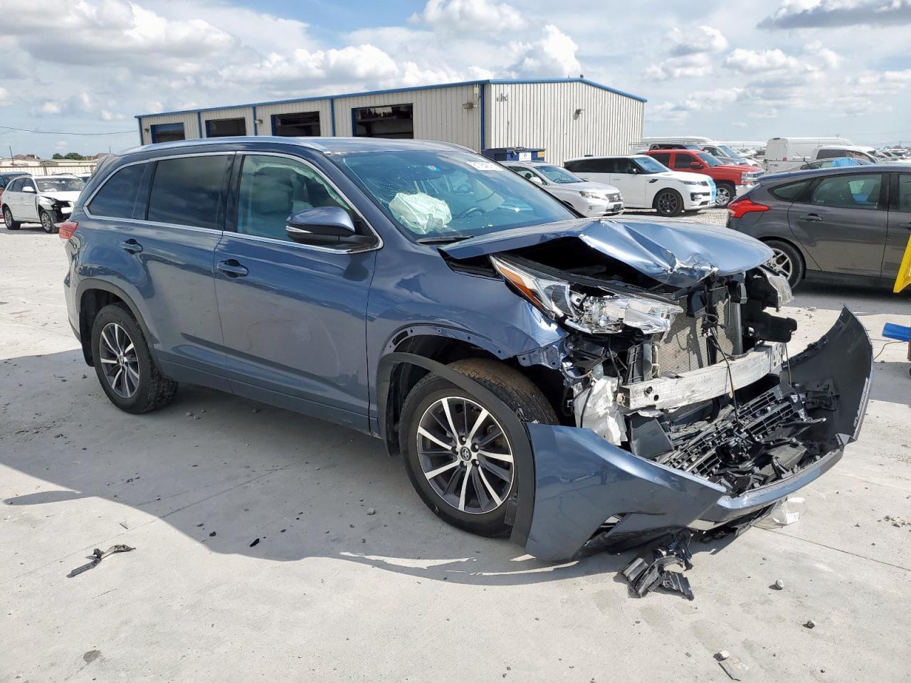 2018 TOYOTA HIGHLANDER