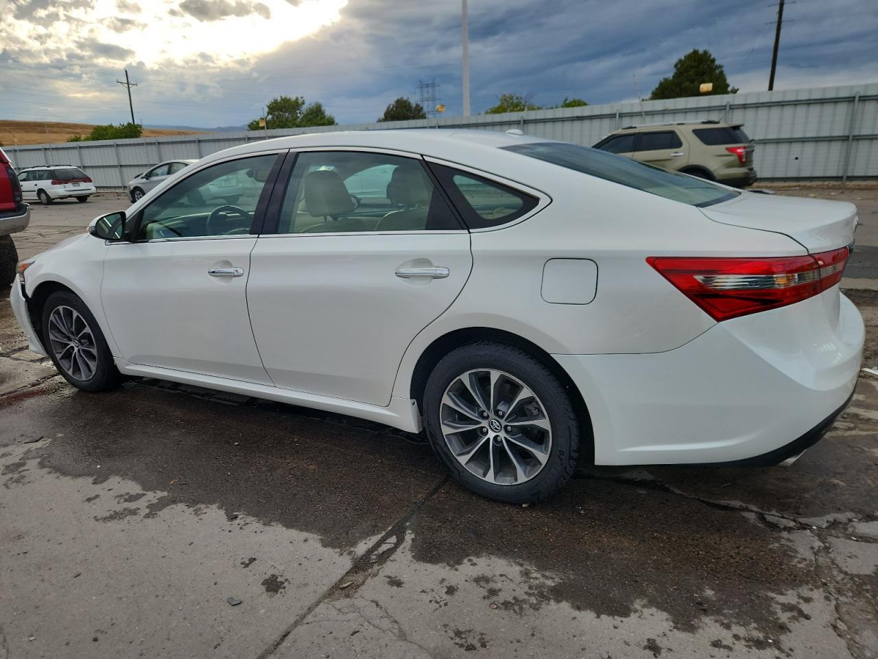 2017 TOYOTA Avalon