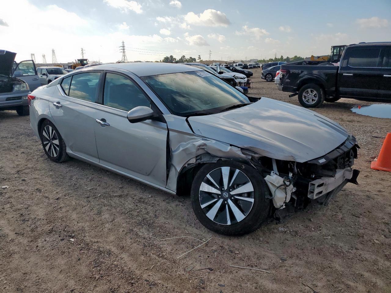 2022 NISSAN ALTIMA