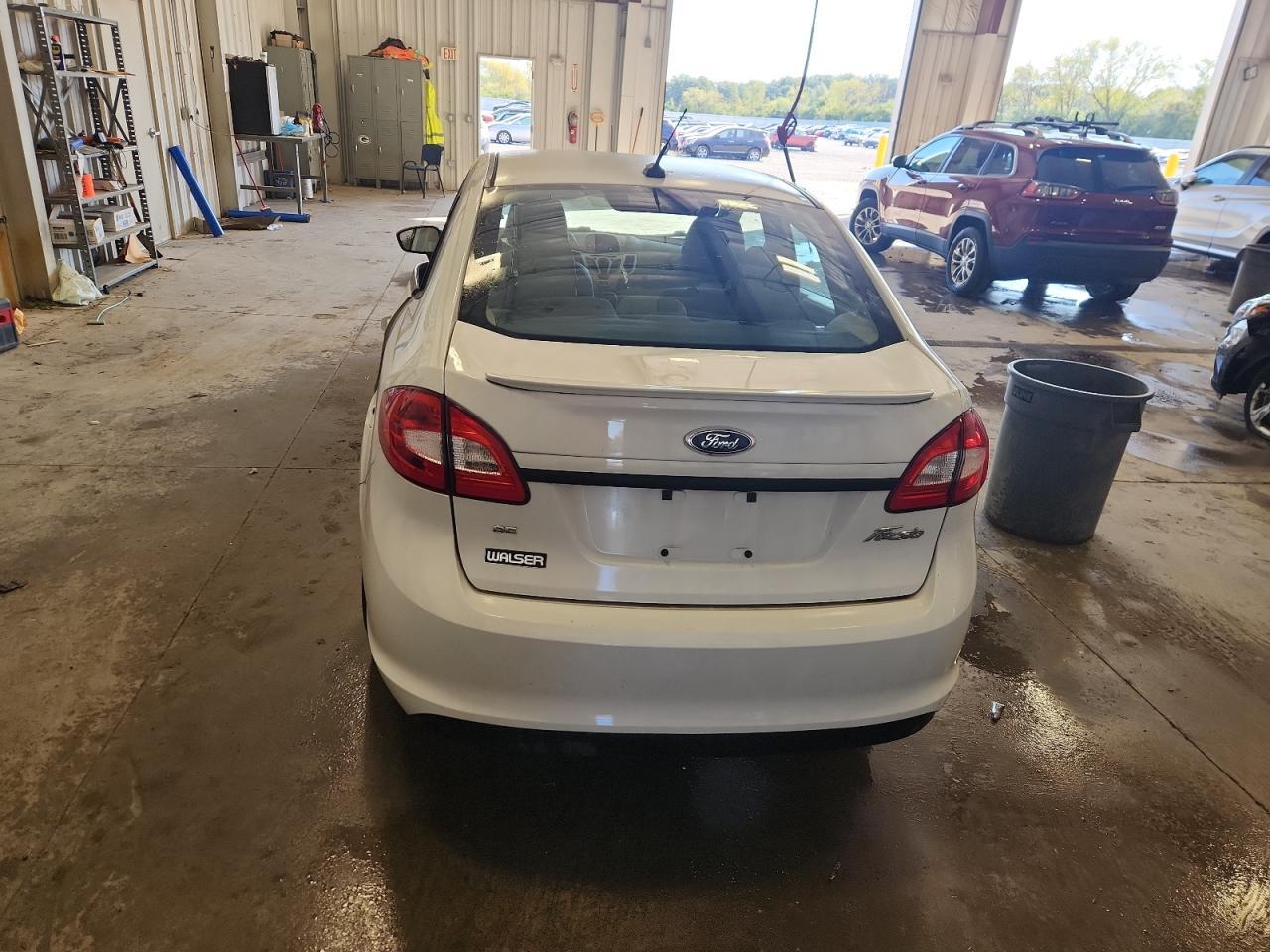 2012 FORD Fiesta