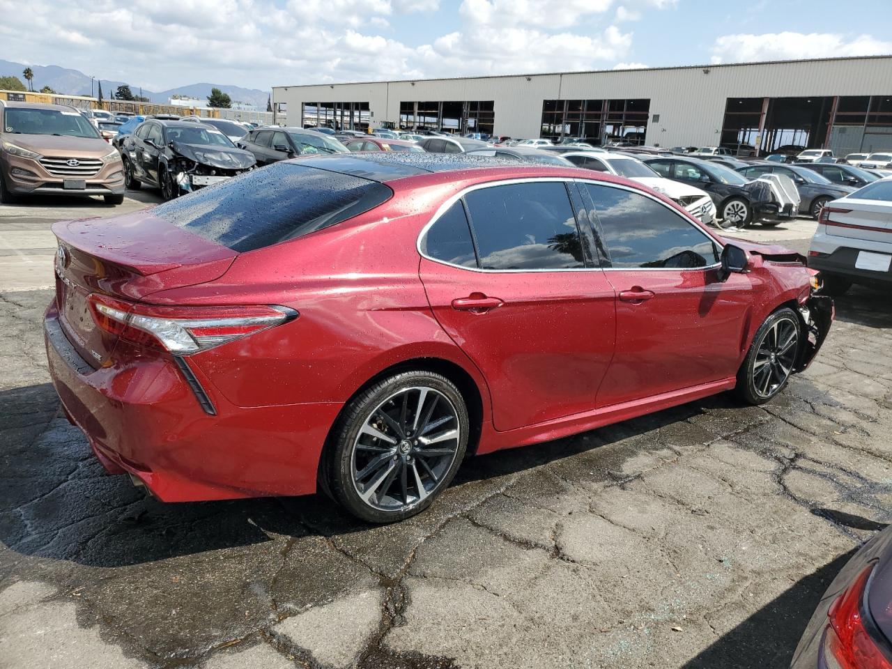 2018 TOYOTA CAMRY