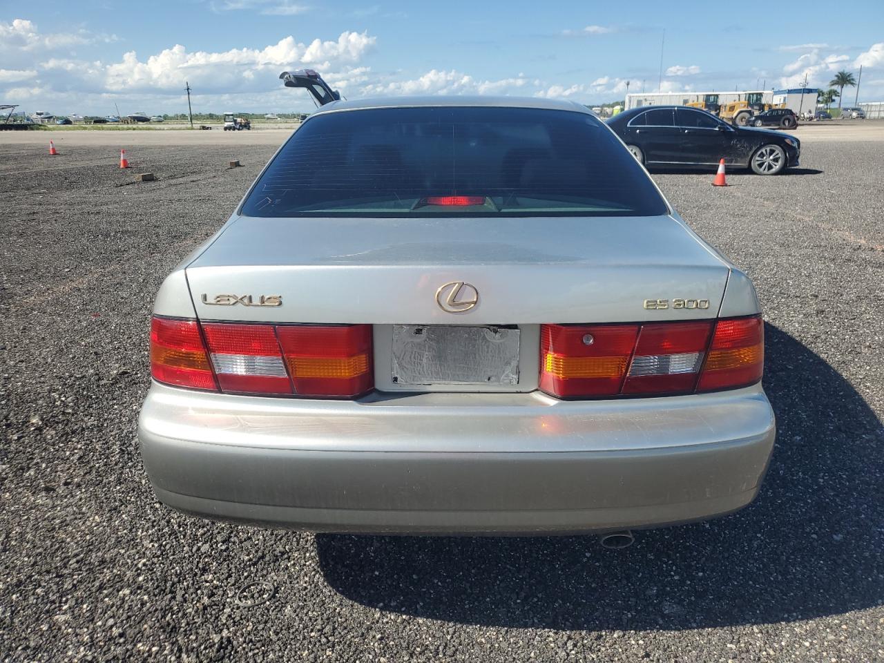 1999 LEXUS Es