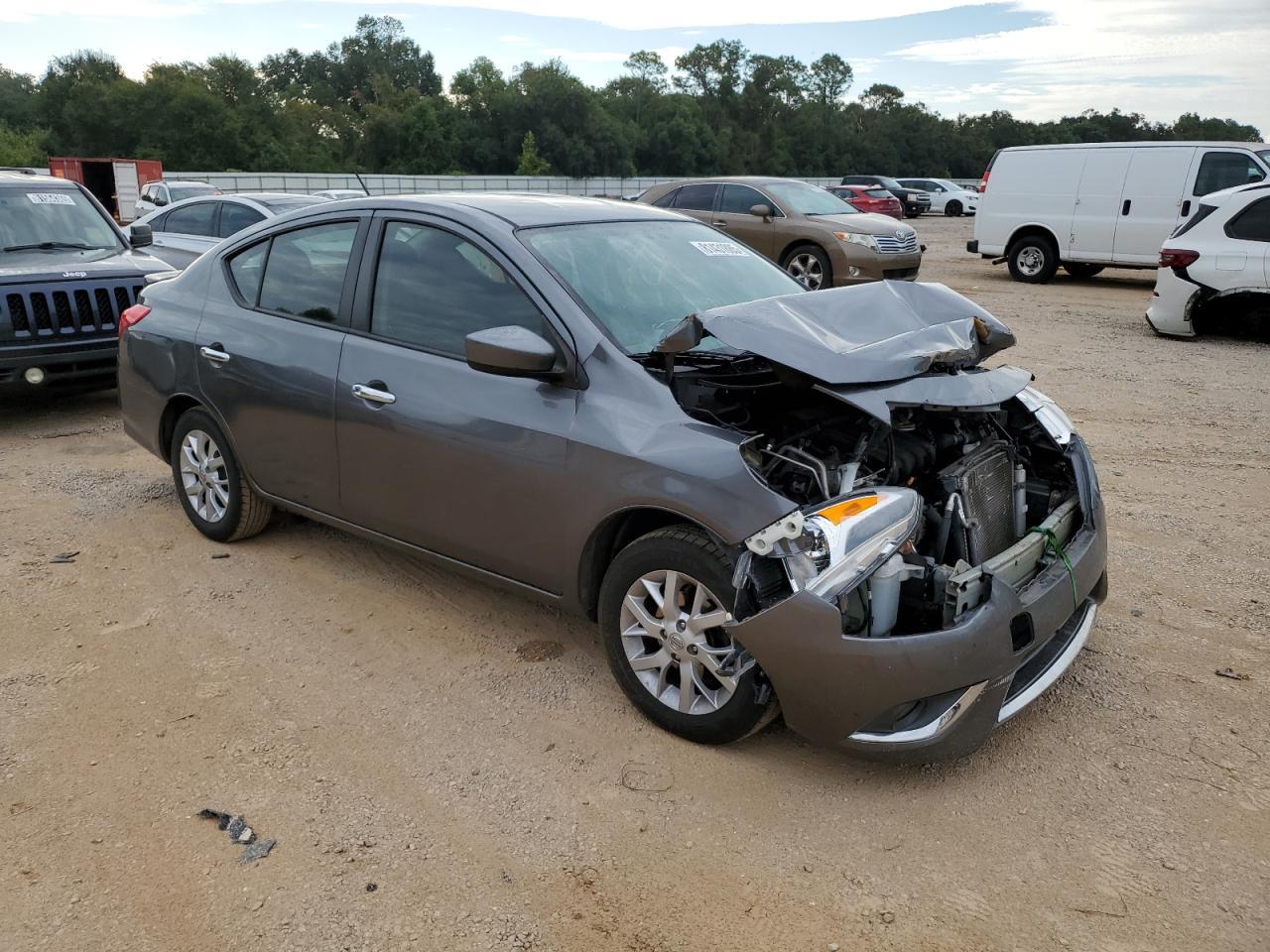 2018 NISSAN VERSA