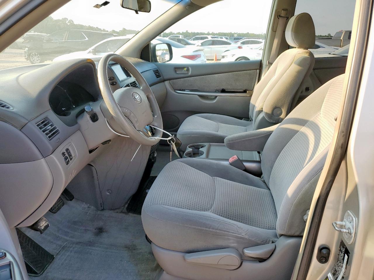 2006 TOYOTA SIENNA