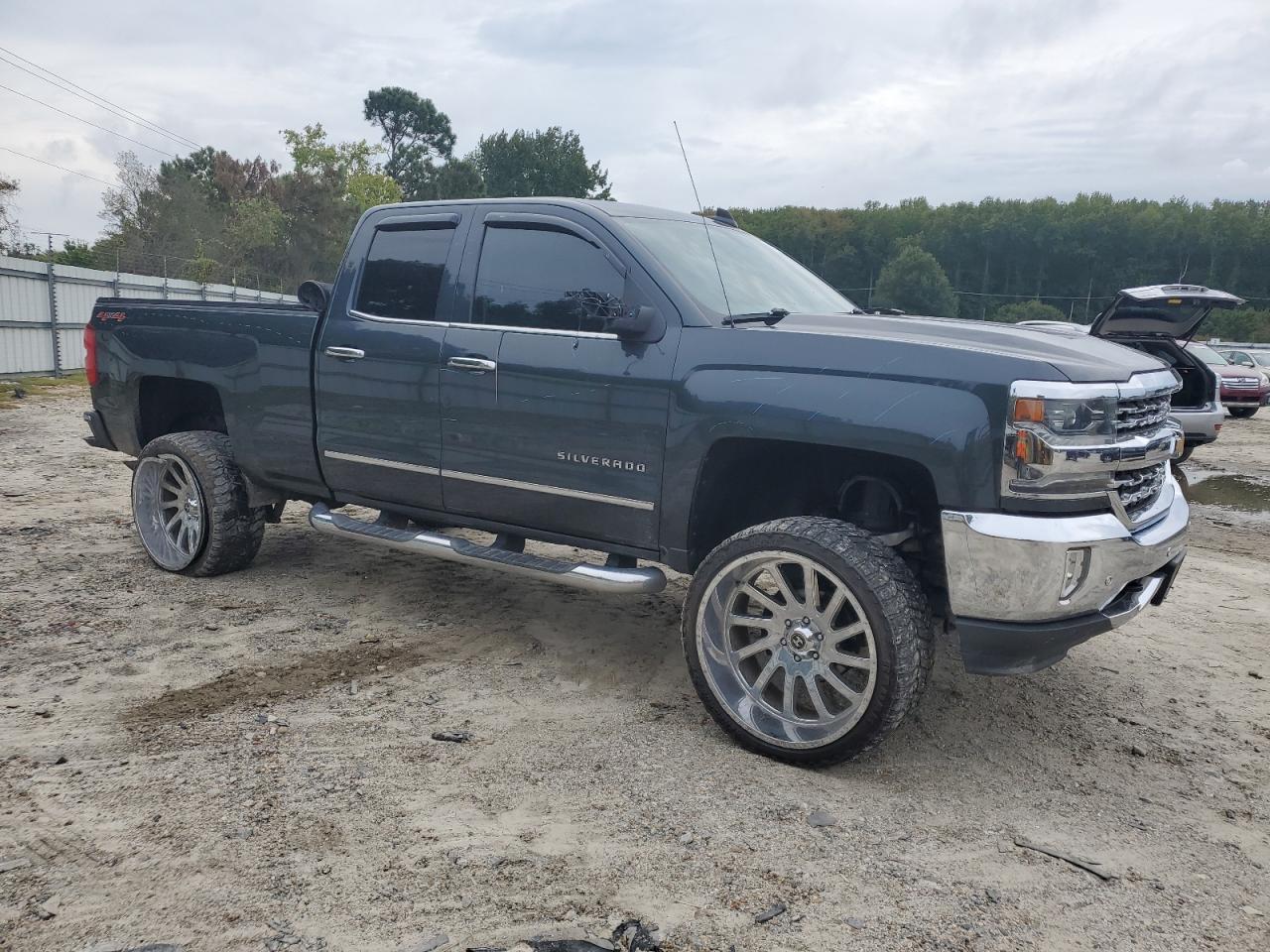 2017 CHEVROLET Silverado