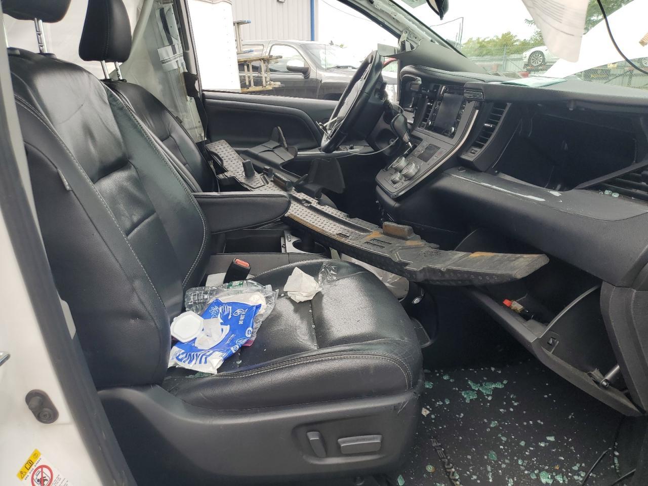 2018 TOYOTA SIENNA