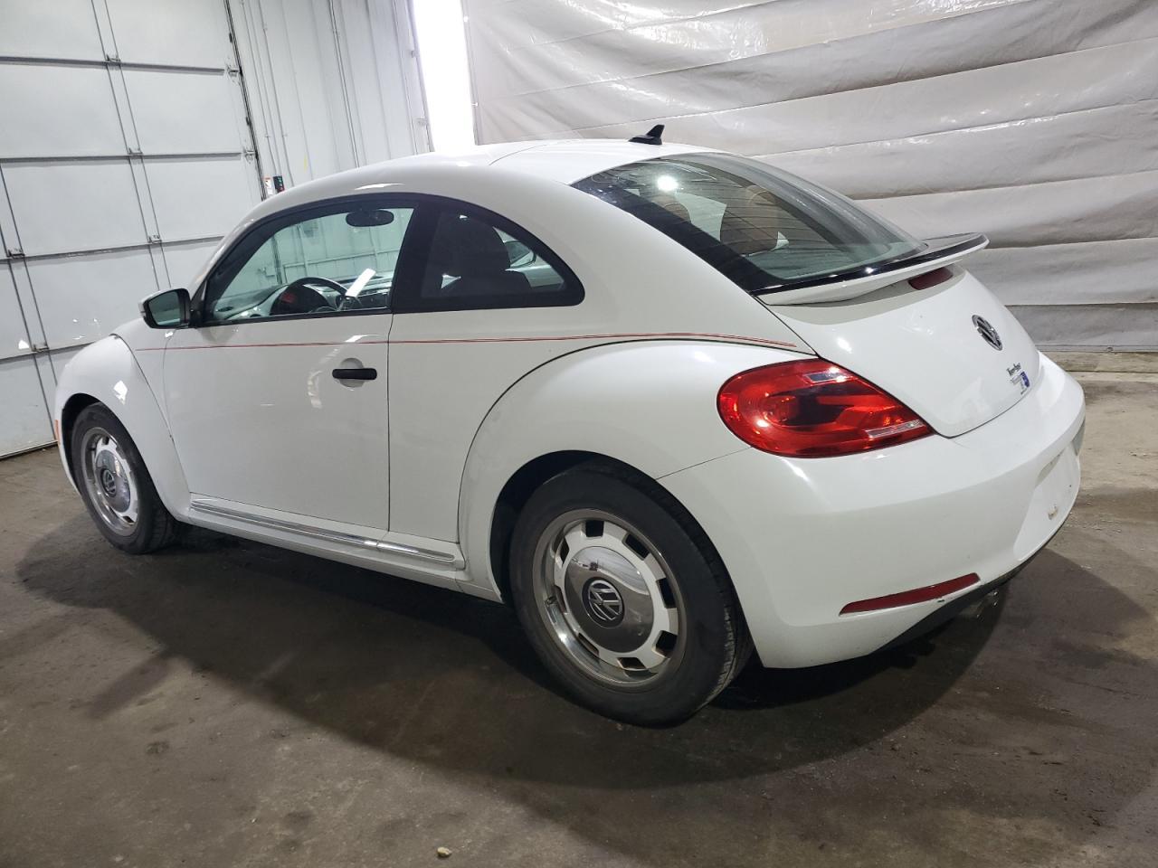 2016 VOLKSWAGEN Beetle