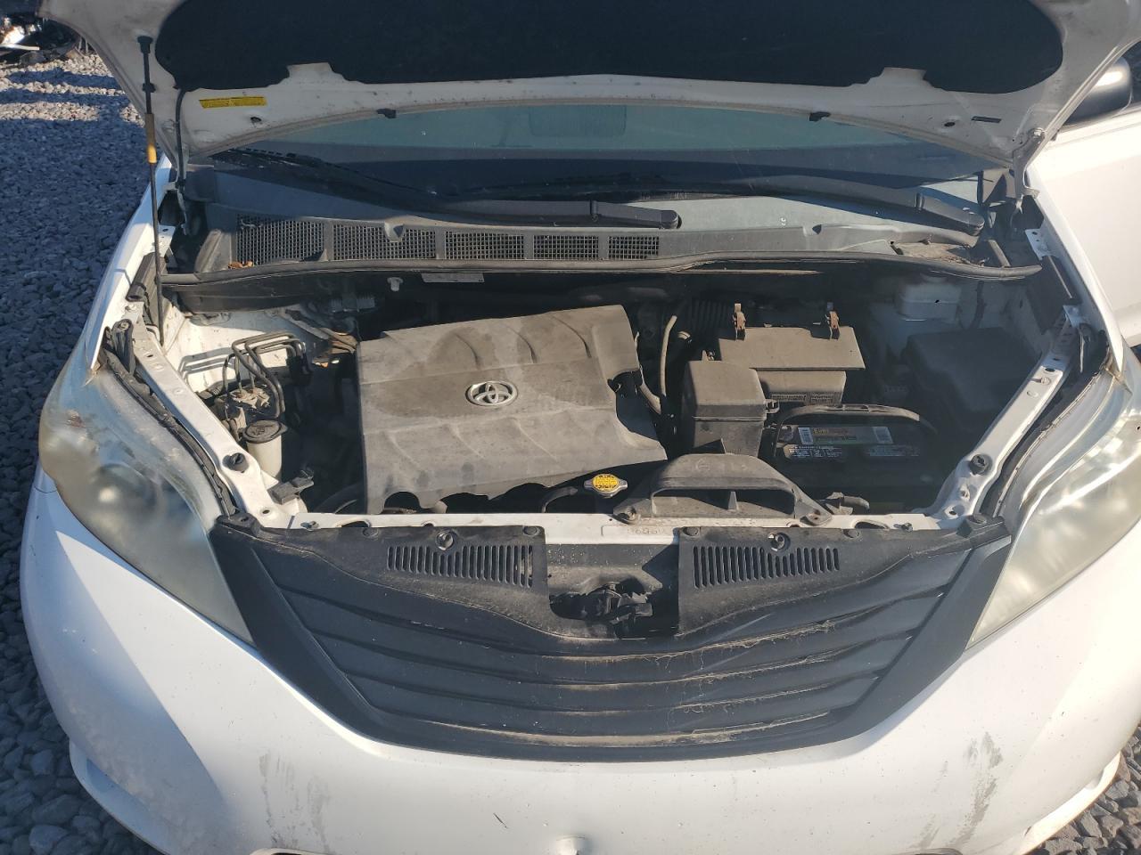 2013 TOYOTA SIENNA