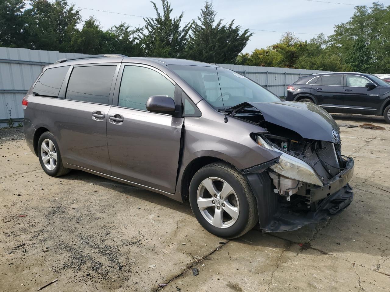 2014 TOYOTA SIENNA