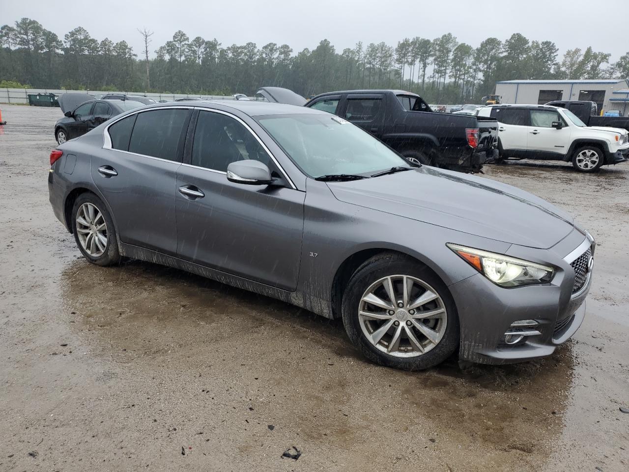 2015 INFINITI Q50