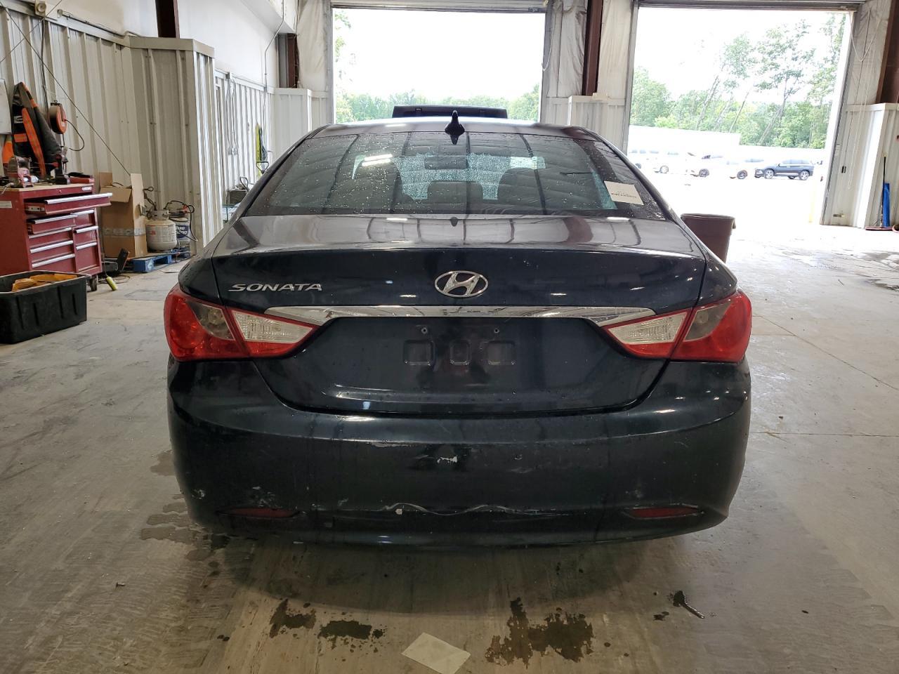 2011 HYUNDAI SONATA