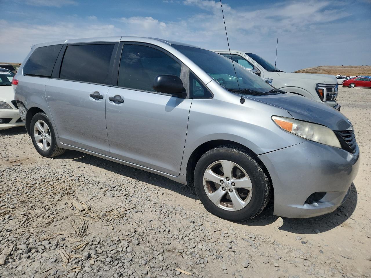 2014 TOYOTA SIENNA
