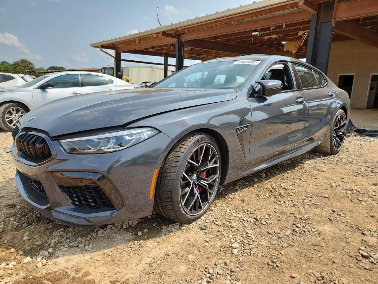 2022 BMW M8