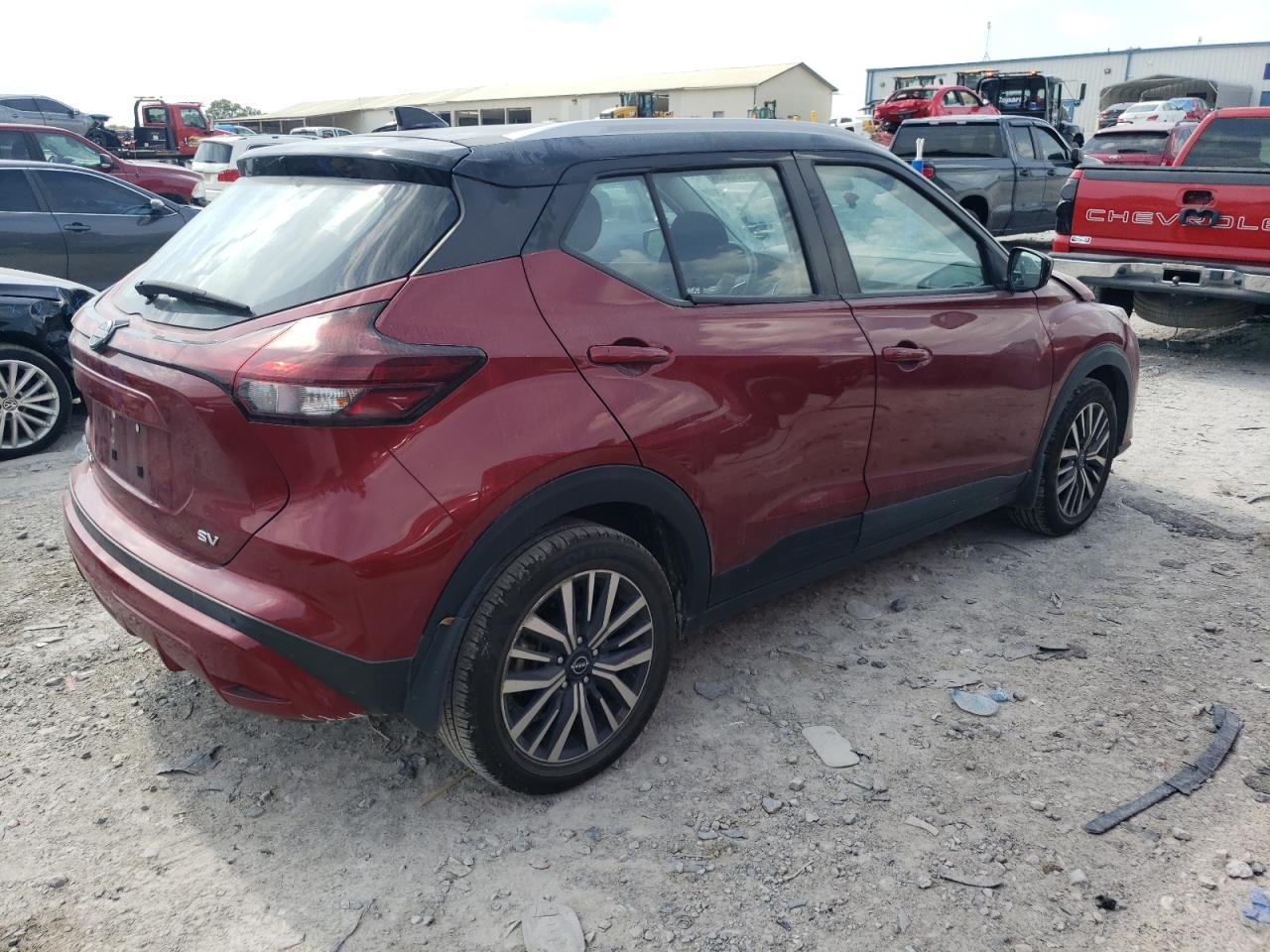 2022 NISSAN KICKS