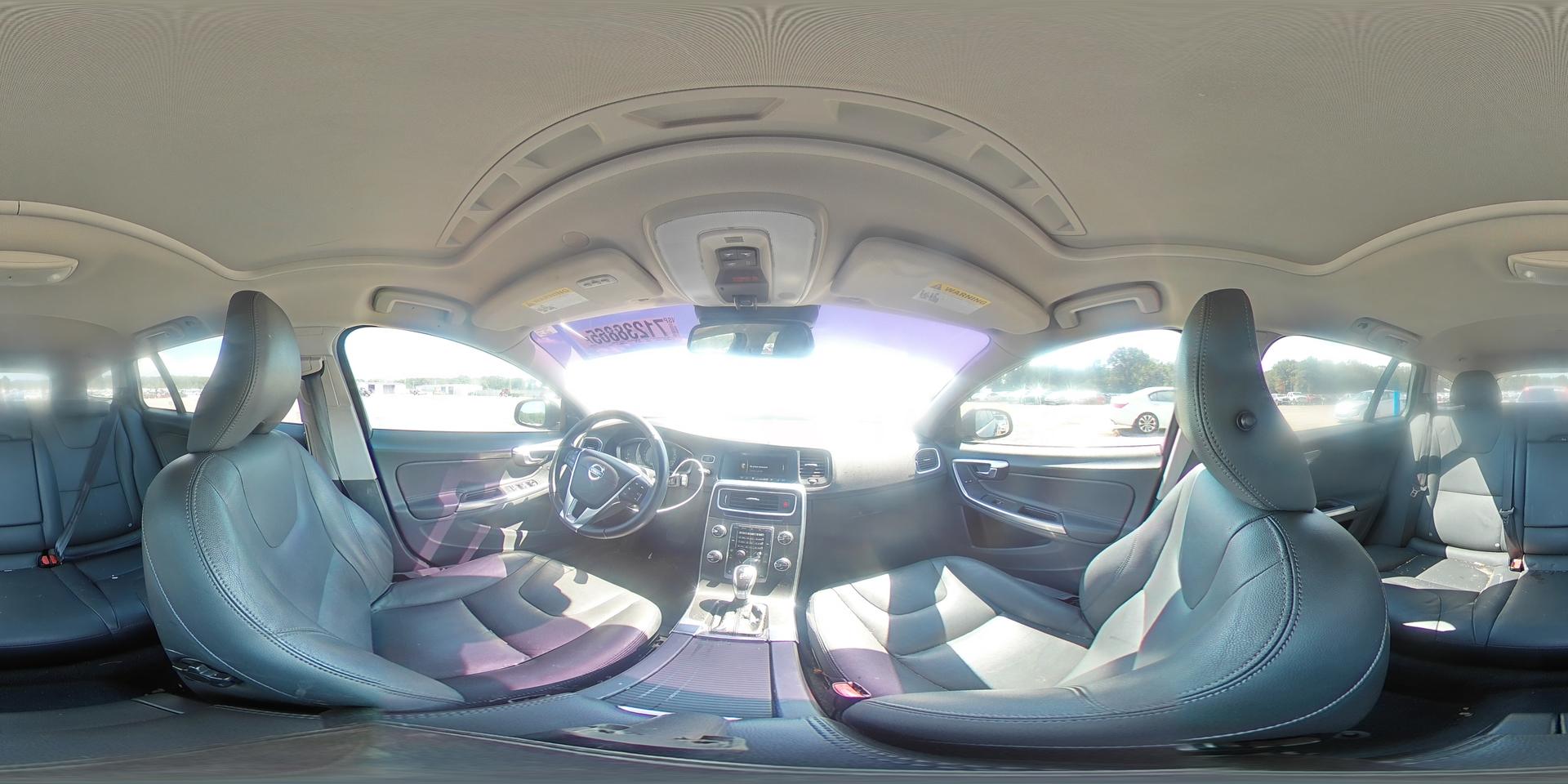 2015 VOLVO V60