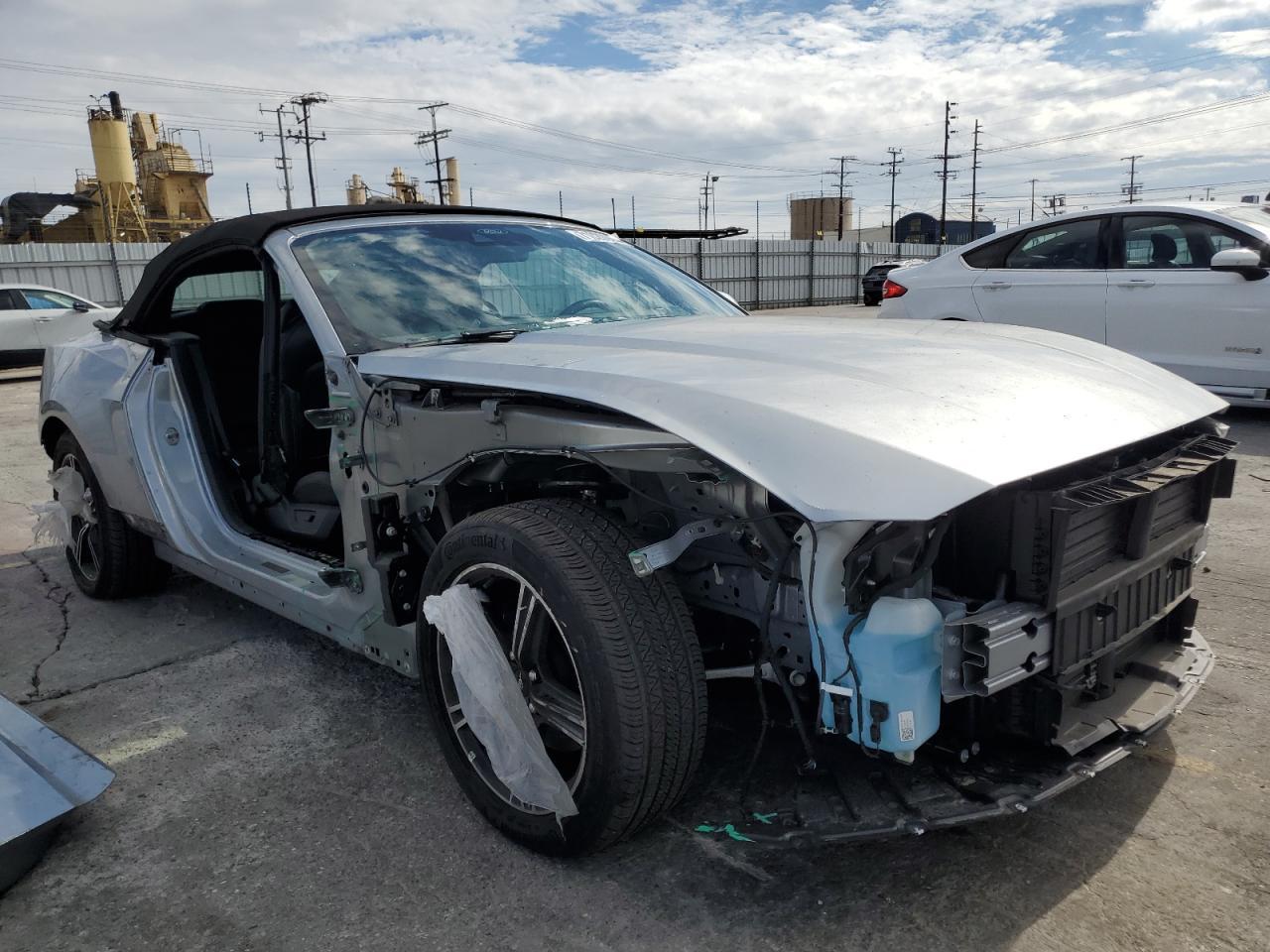 2025 FORD MUSTANG