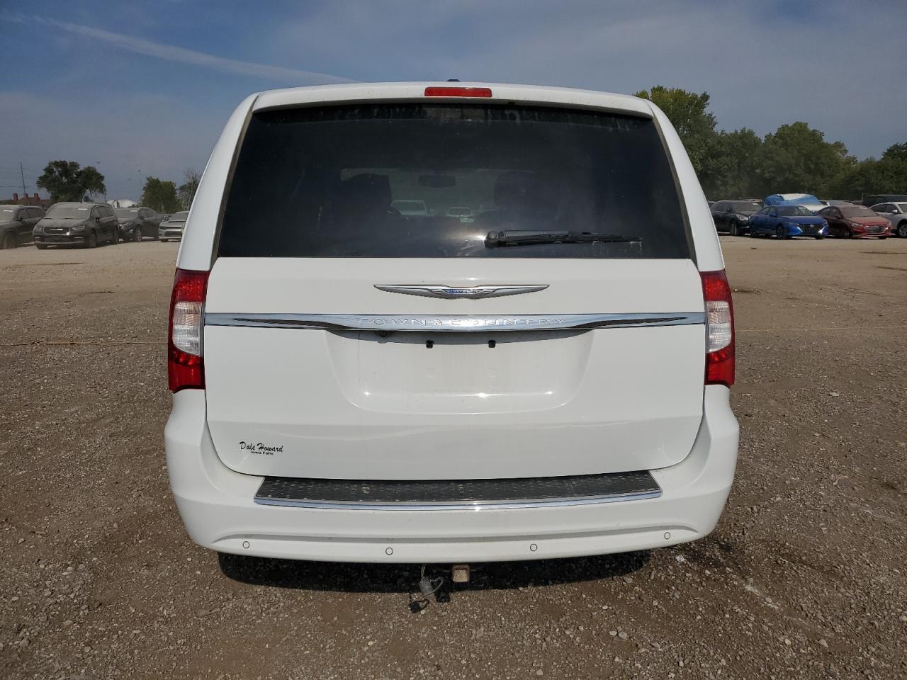 2016 CHRYSLER Town & Country