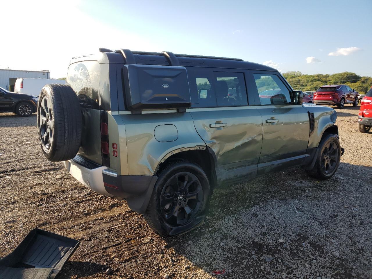 2024 LAND ROVER Defender