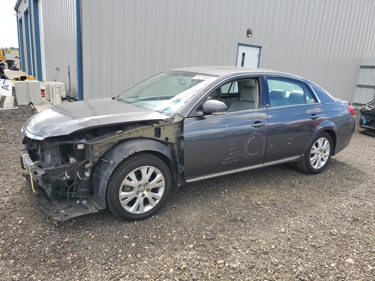 2011 TOYOTA Avalon