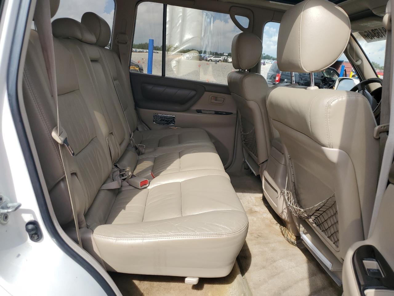 2002 TOYOTA LAND CRUISER