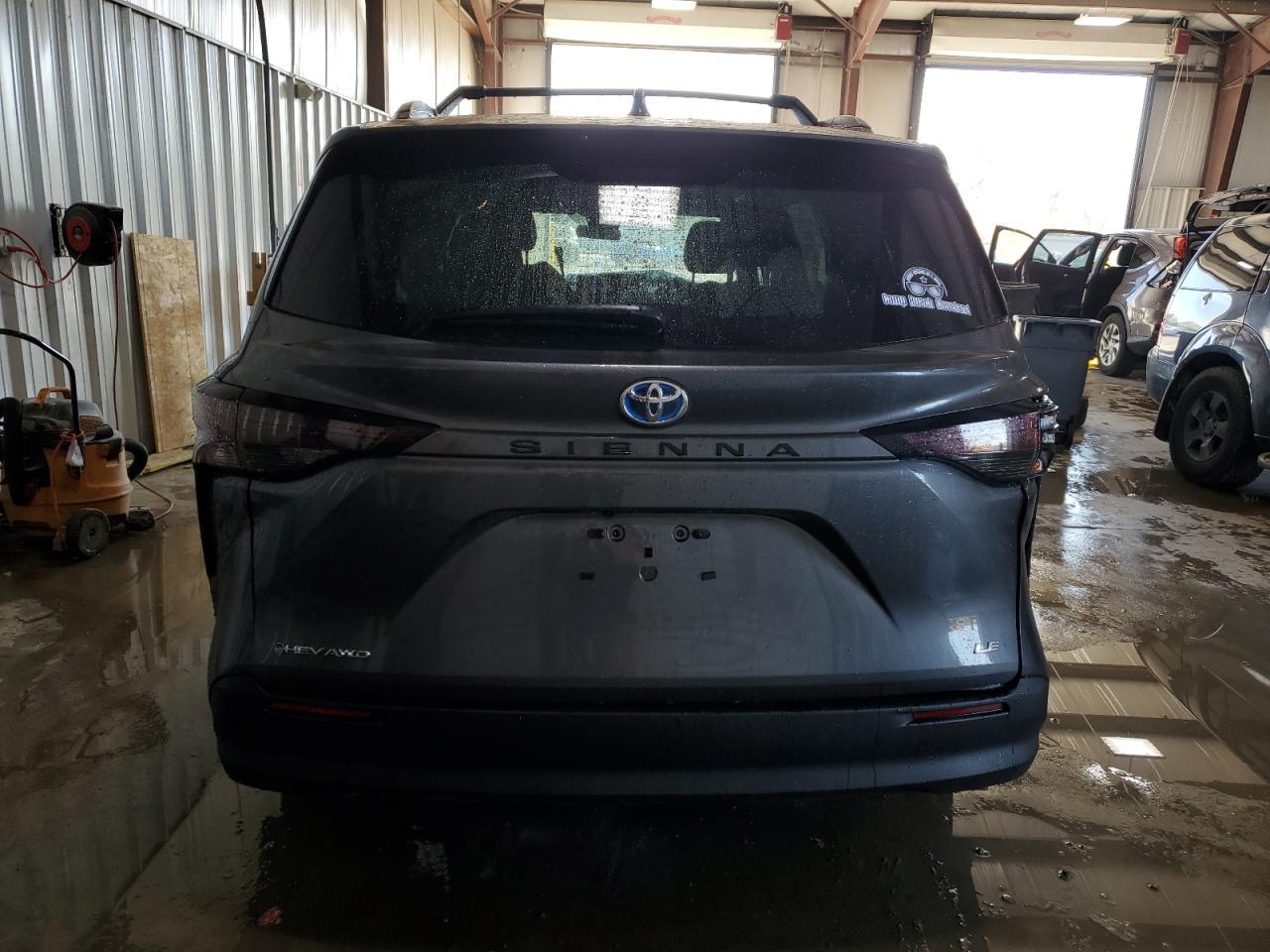 2025 TOYOTA SIENNA