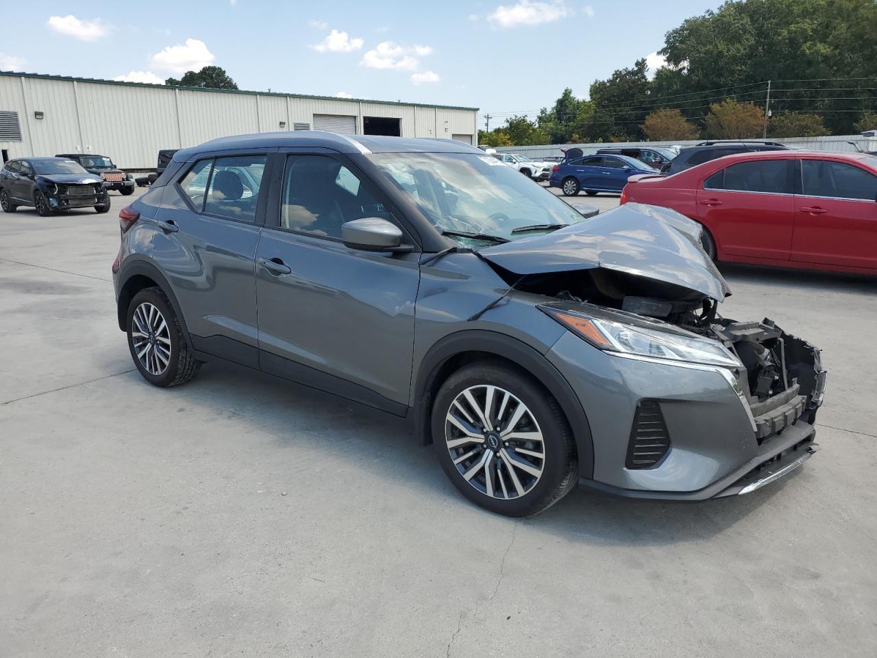 2023 NISSAN KICKS