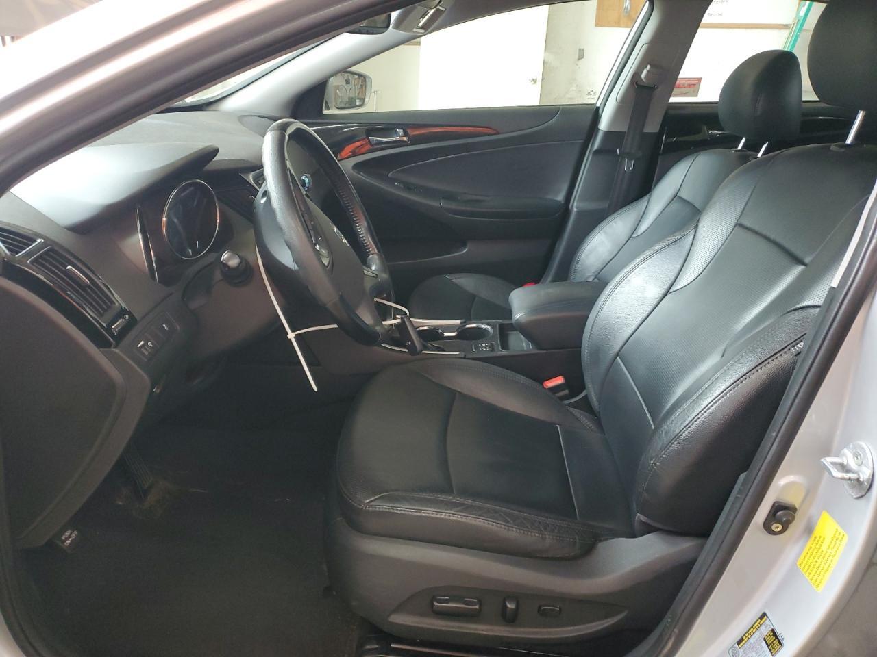 2011 HYUNDAI SONATA
