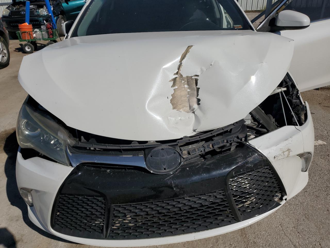 2016 TOYOTA CAMRY
