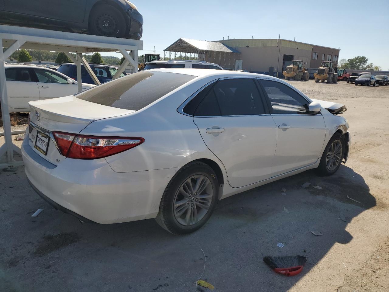 2016 TOYOTA CAMRY