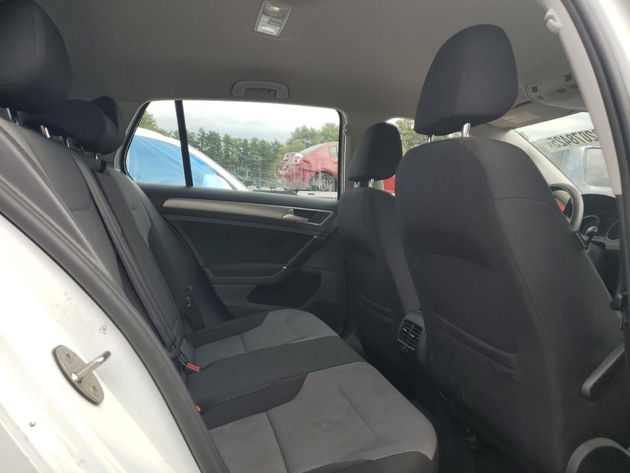 2016 VOLKSWAGEN e-Golf