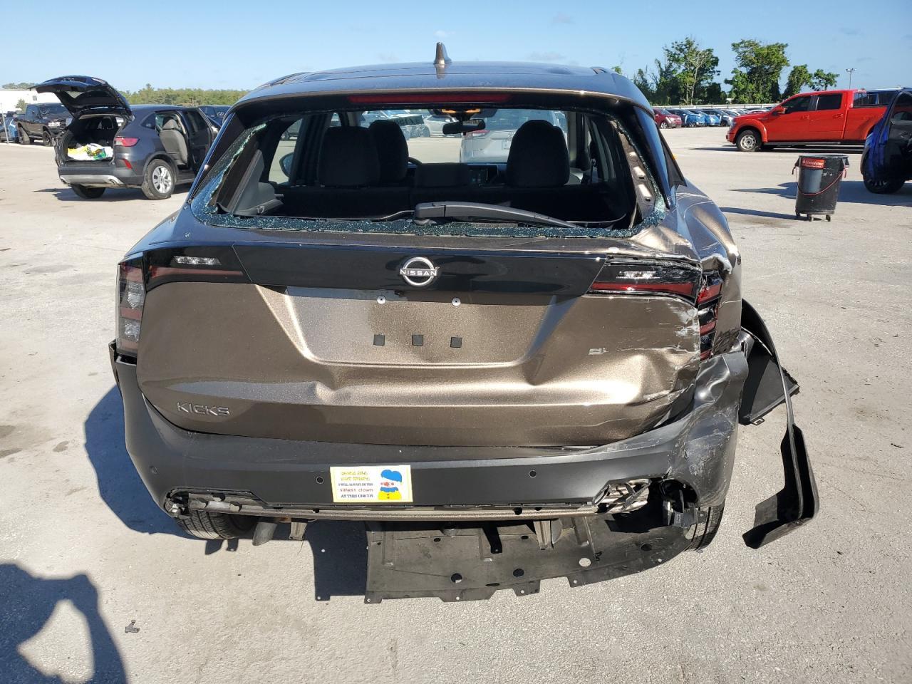 2025 NISSAN KICKS