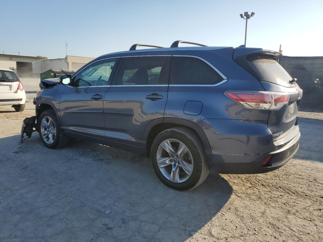 2016 TOYOTA HIGHLANDER