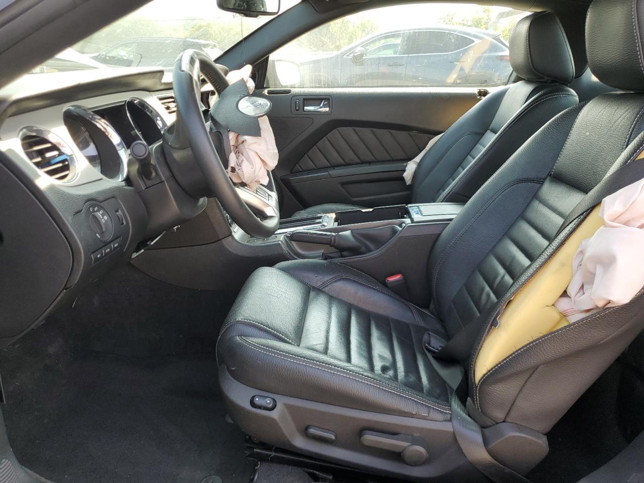 2011 FORD MUSTANG