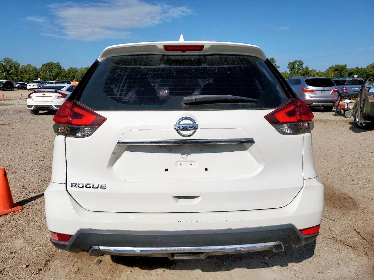 2017 NISSAN ROGUE