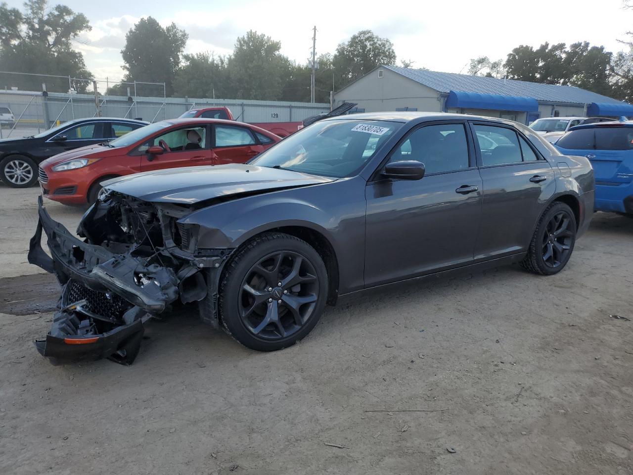 2019 CHRYSLER 300