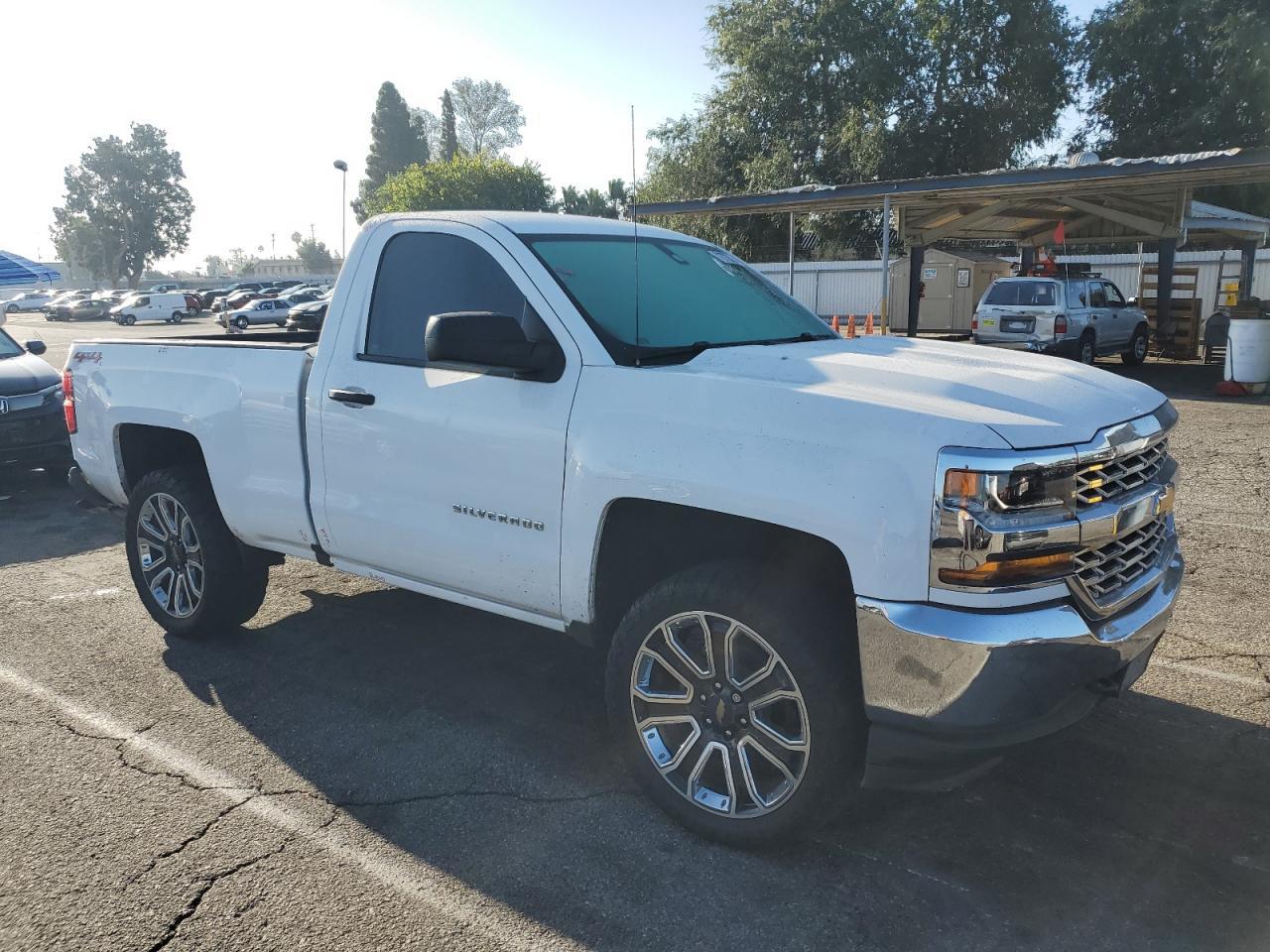 2018 CHEVROLET Silverado