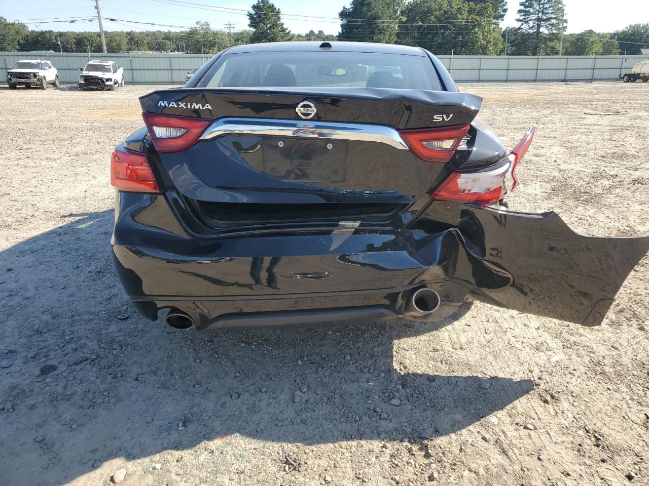2017 NISSAN Maxima