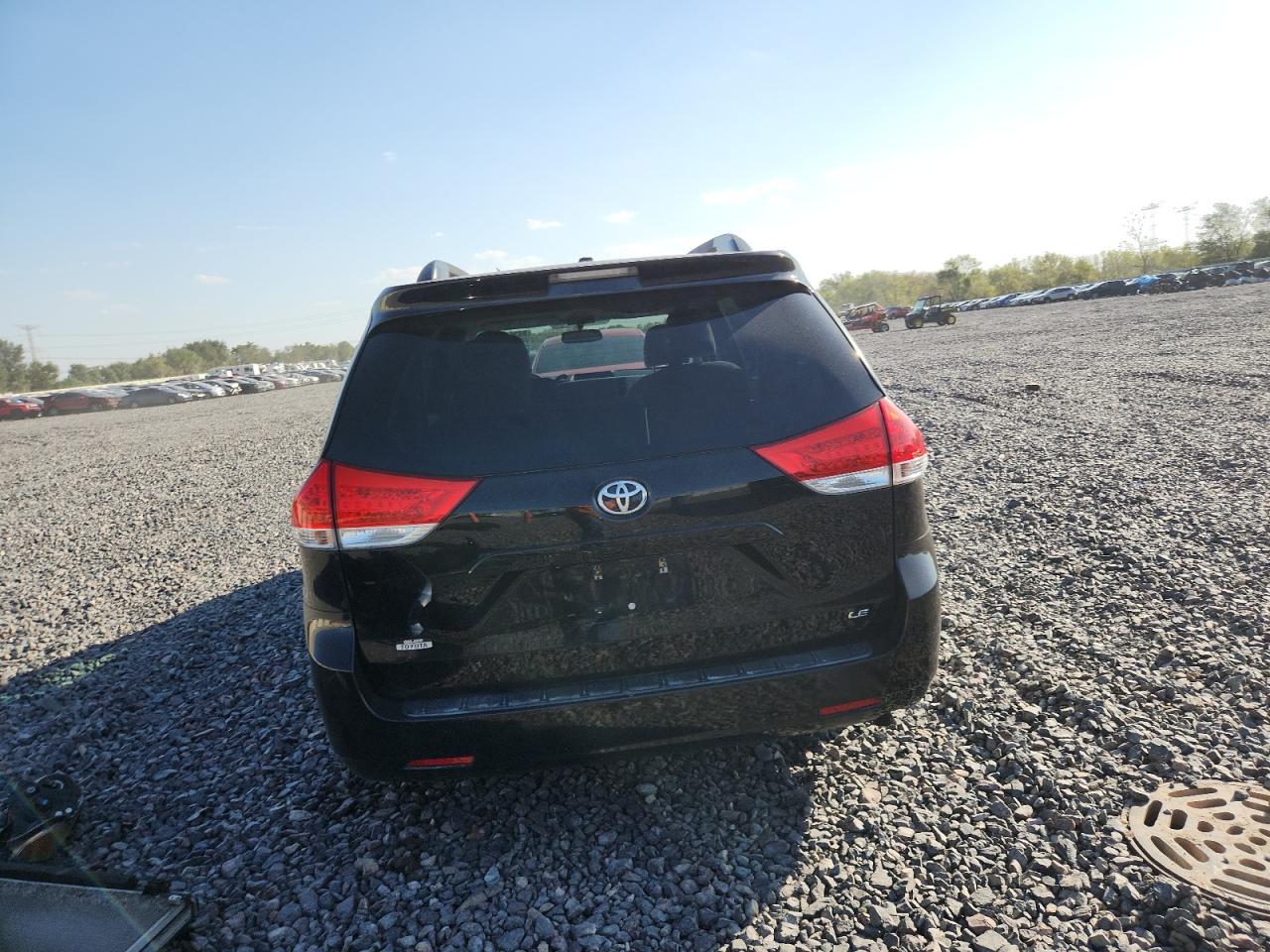 2014 TOYOTA SIENNA