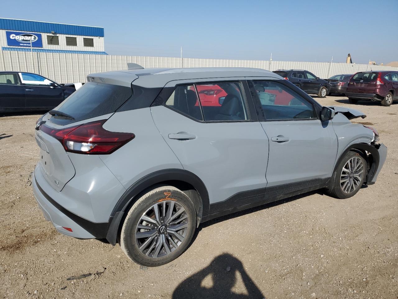 2023 NISSAN KICKS