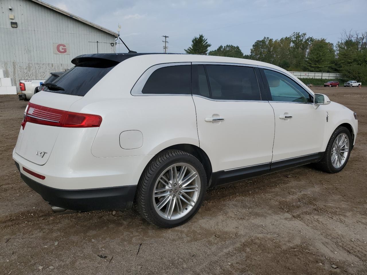 2019 LINCOLN MKT