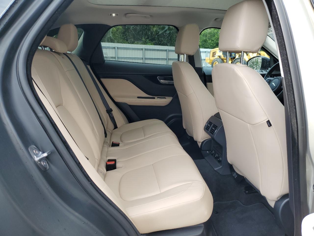 2017 JAGUAR F-Pace