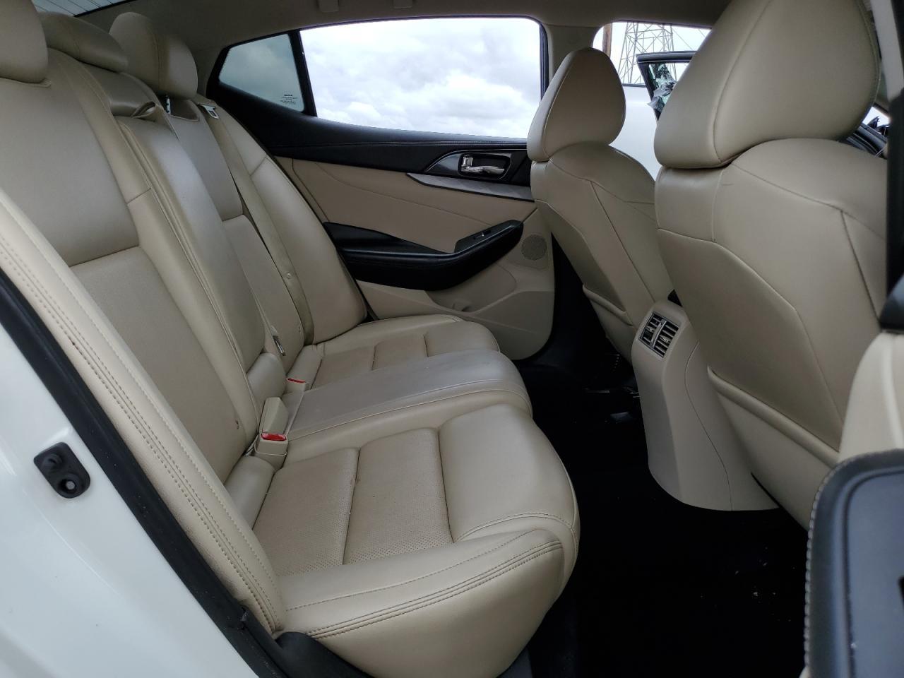 2017 NISSAN Maxima