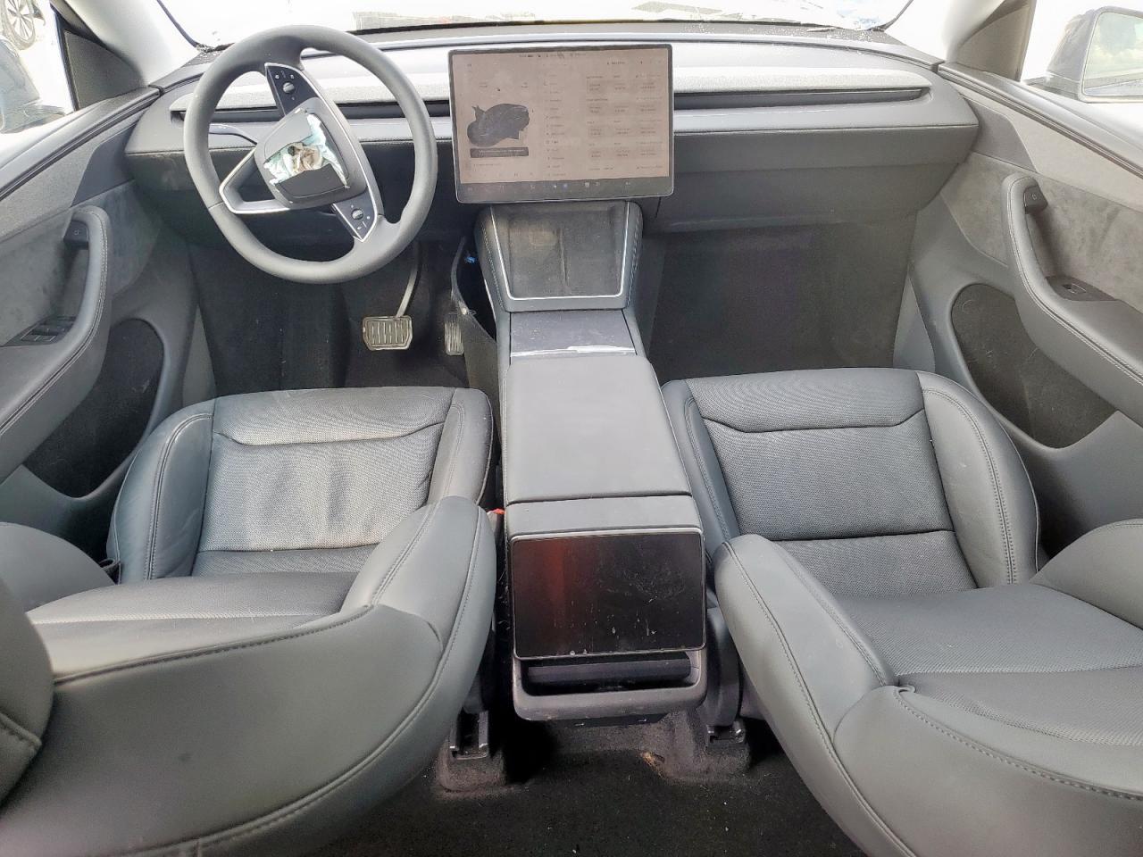 2026 TESLA MODEL Y