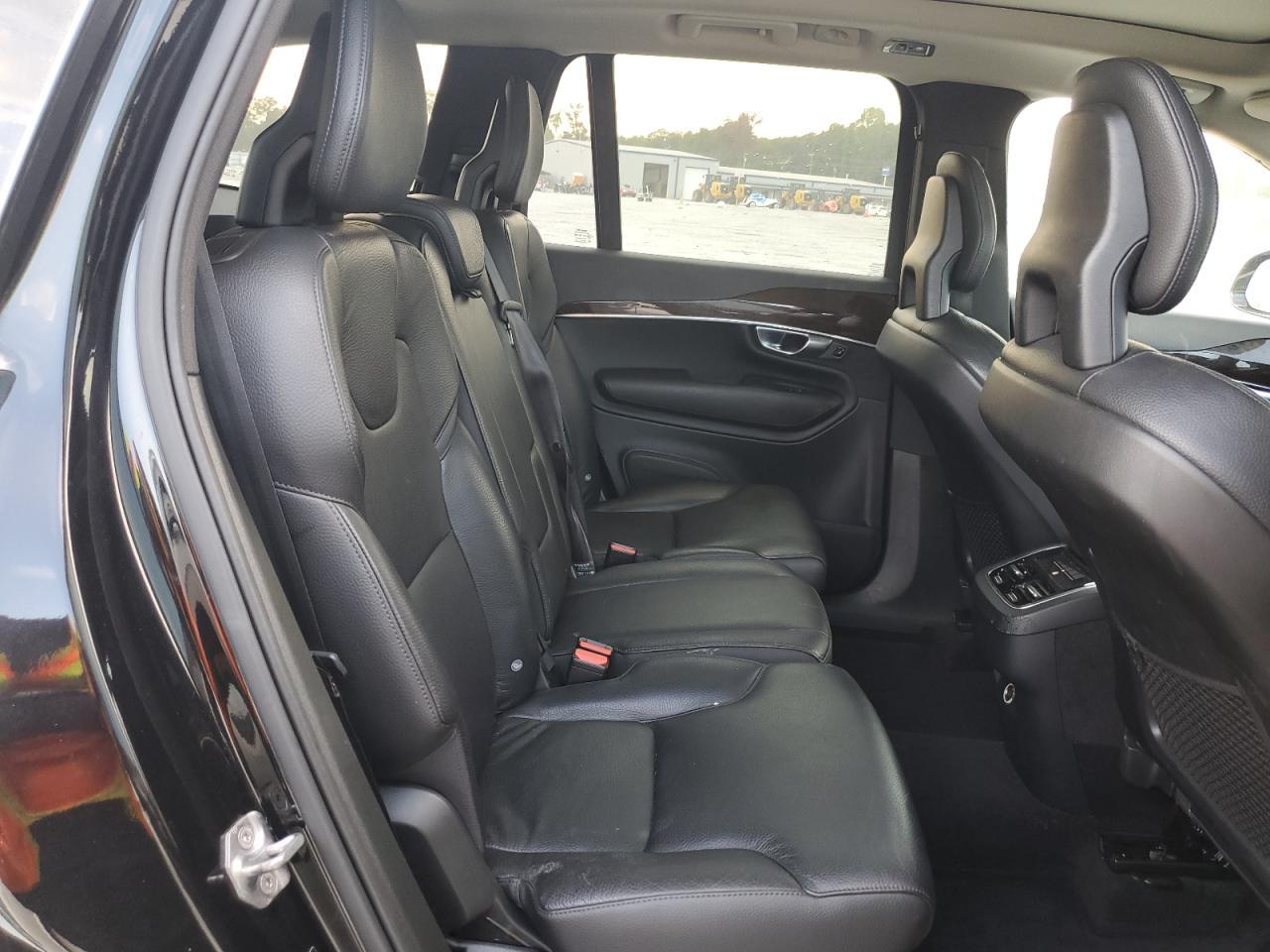 2017 VOLVO XC90