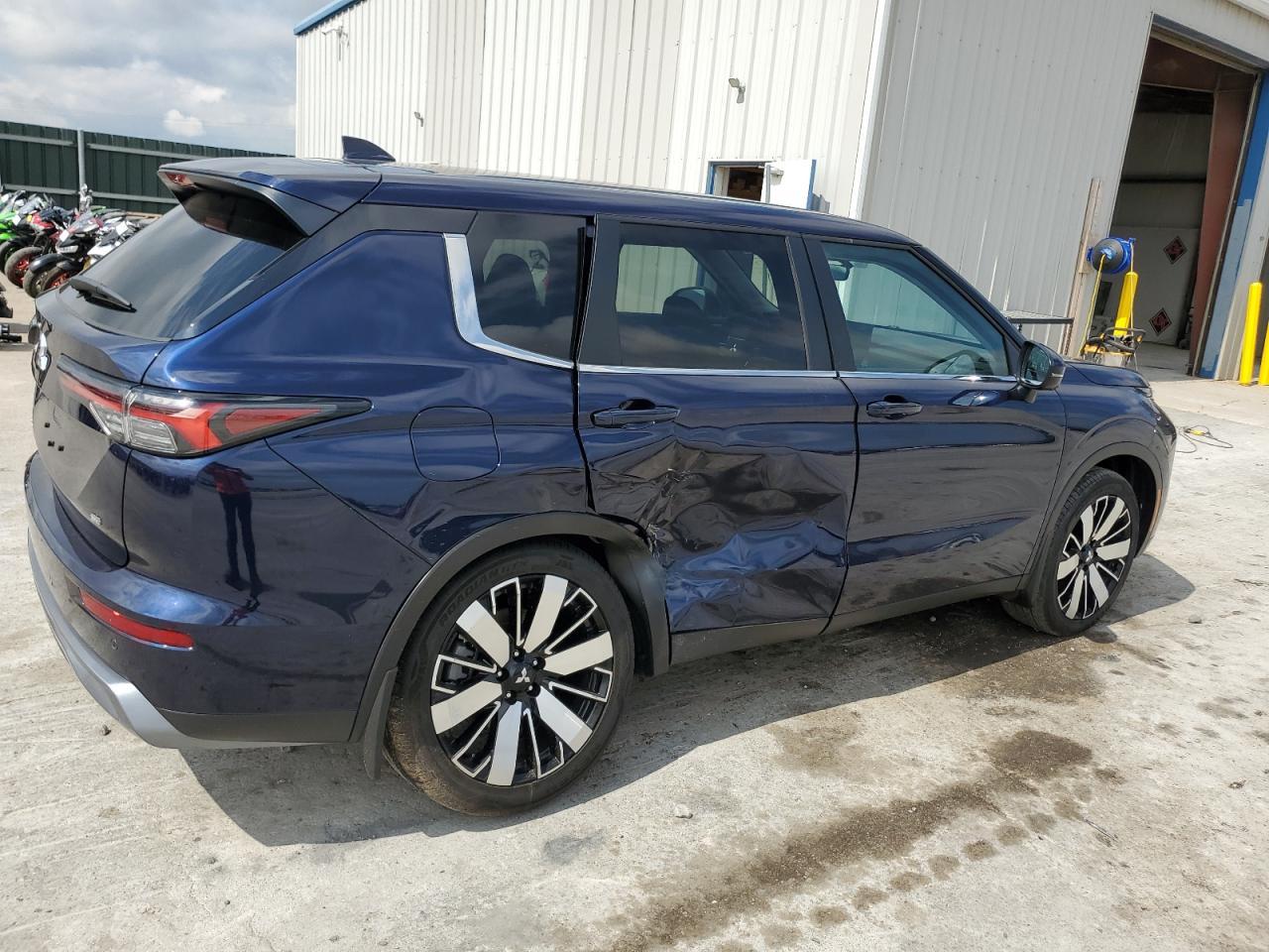 2025 MITSUBISHI outlander